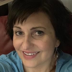 Meet your Posher, Lorrie